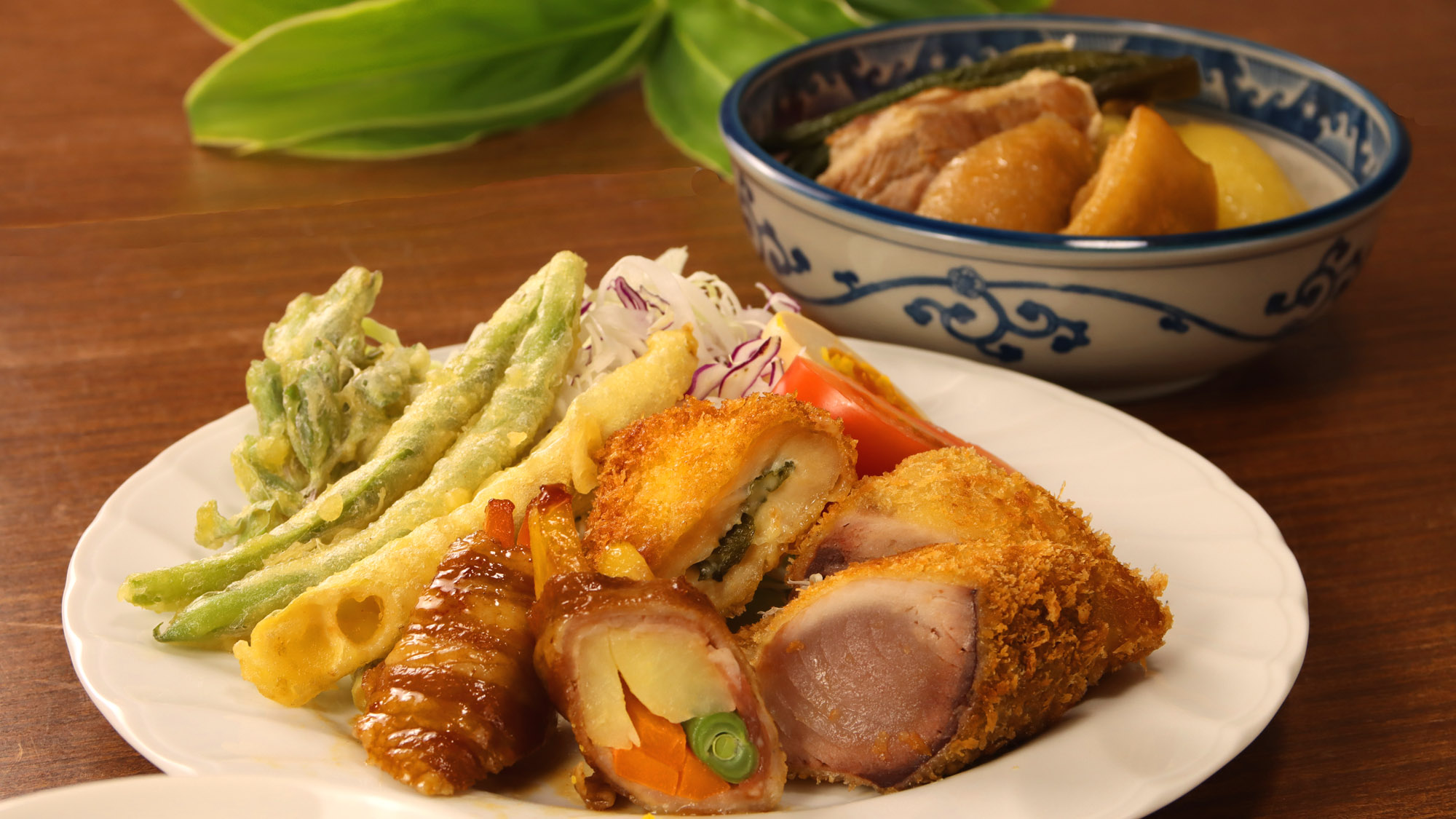 【夕食一例】島の食材を使ったボリューミーなおかずをお楽しみに♪