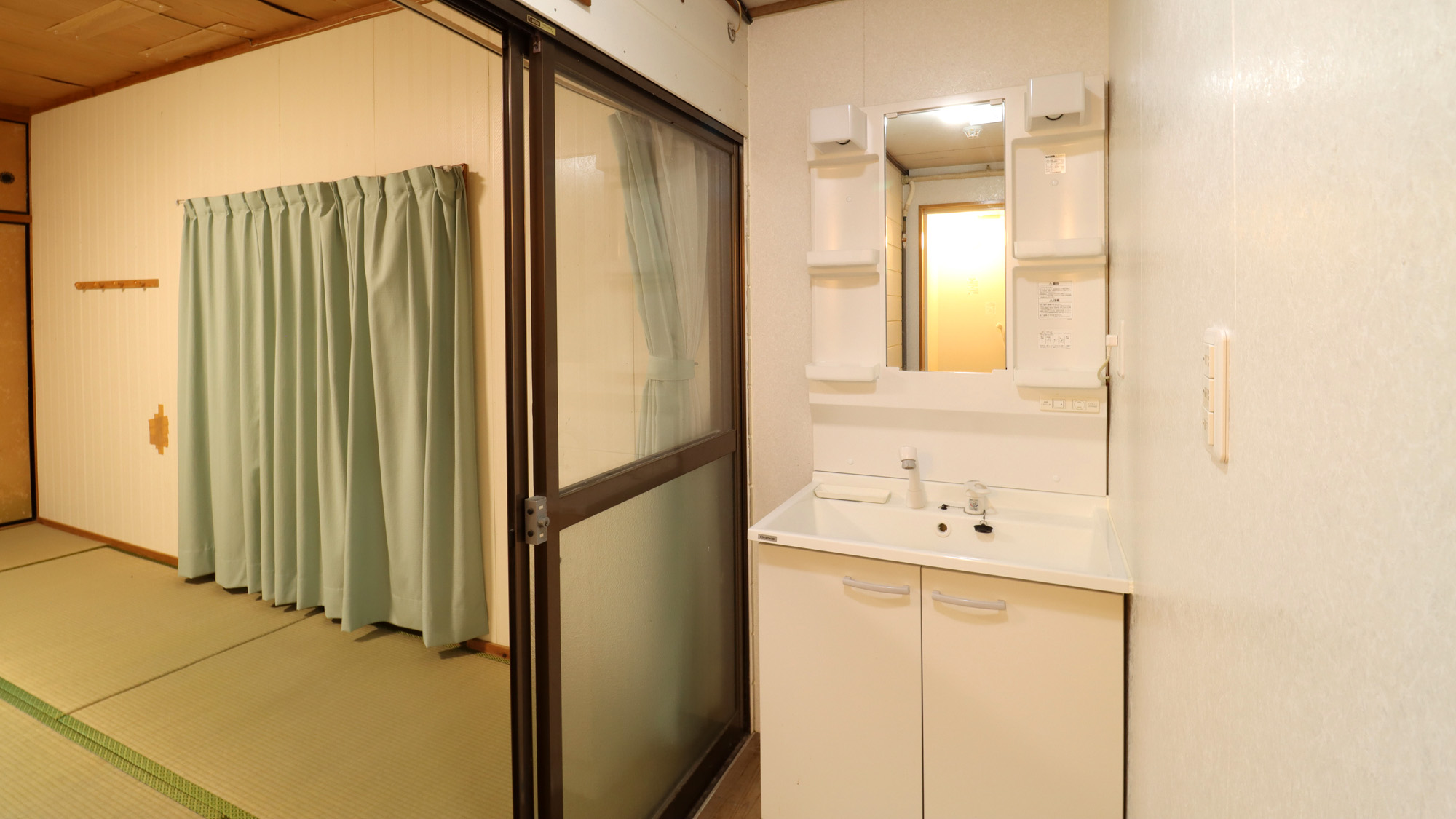 【和室10畳】洗面台付きで朝の準備も快適