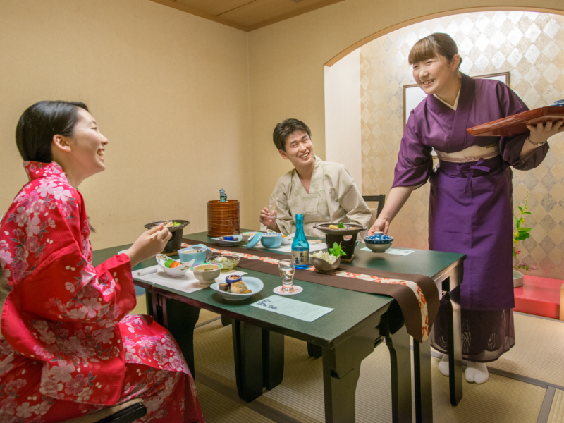 ◆個室食事処一例「 華 茶 屋 」