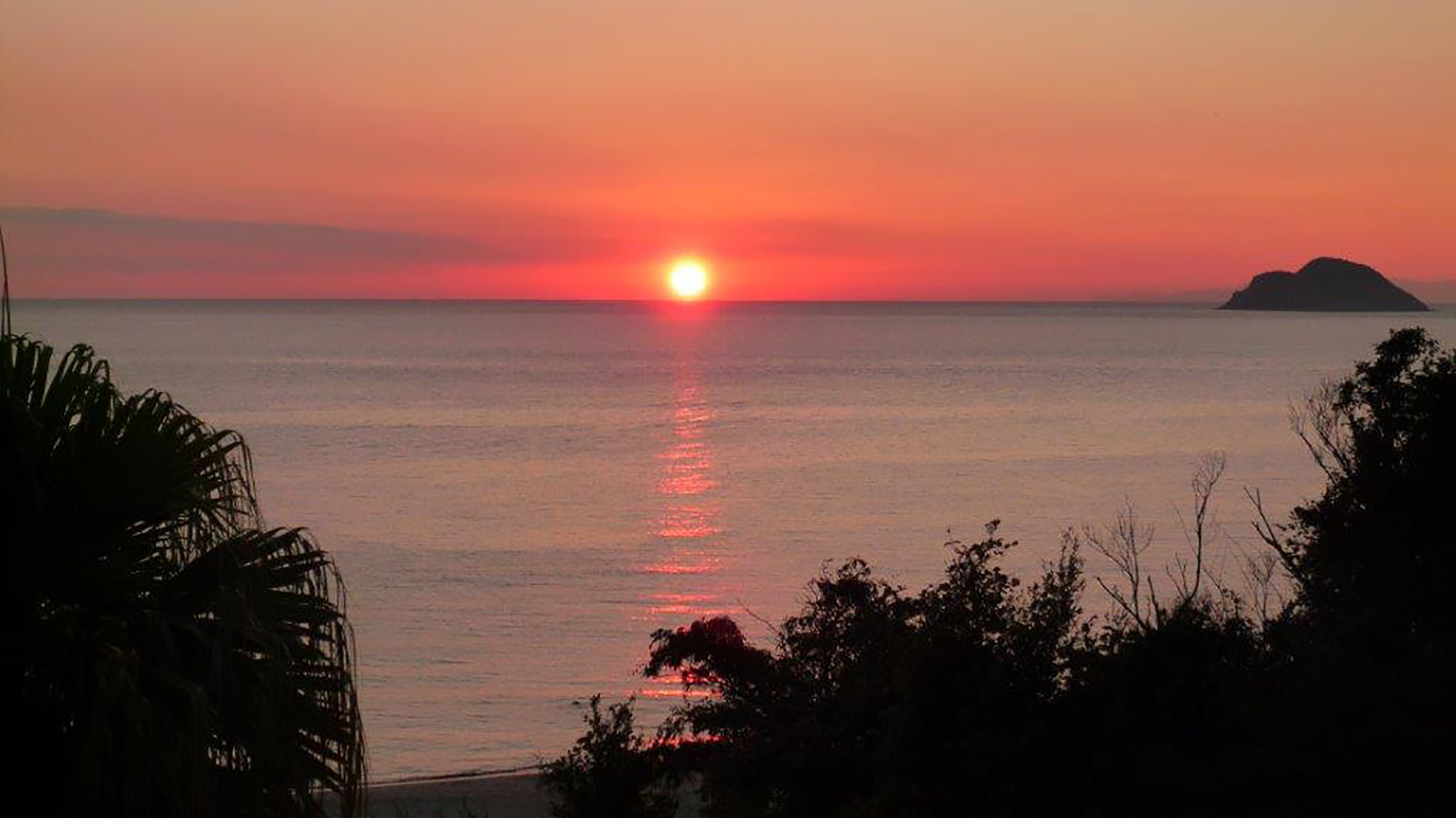 *天気の良い日には美しい夕日をご覧いただけます