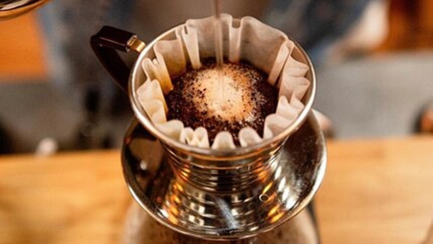 【COFFEE STAND】イタリア製のエスプレッソマシンで淹れる本格派の珈琲です。