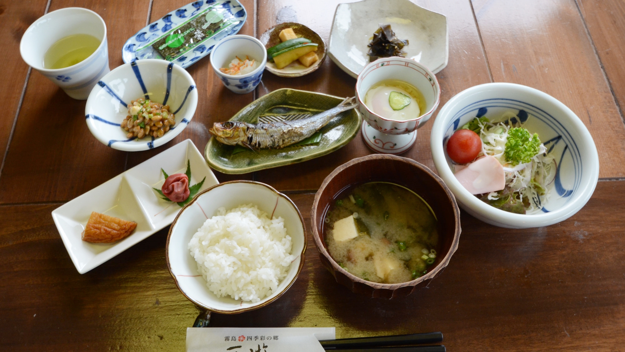 【朝食一例】身体にやさしい素朴な和定食をご用意。自家製味噌を使った味噌汁が好評です♪