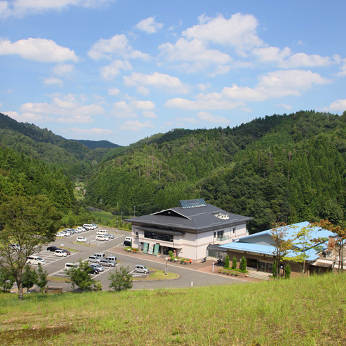 大自然に抱かれた当館で非日常をお楽しみください♪