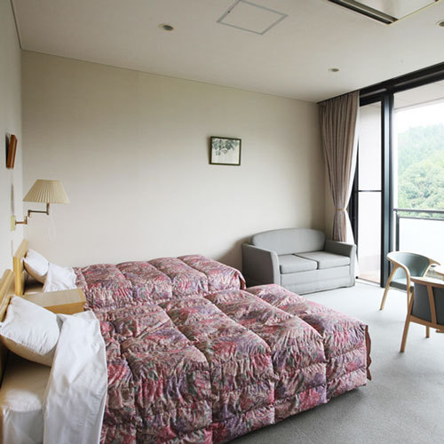 ご夫婦、カップルにおすすめのツインのお部屋。