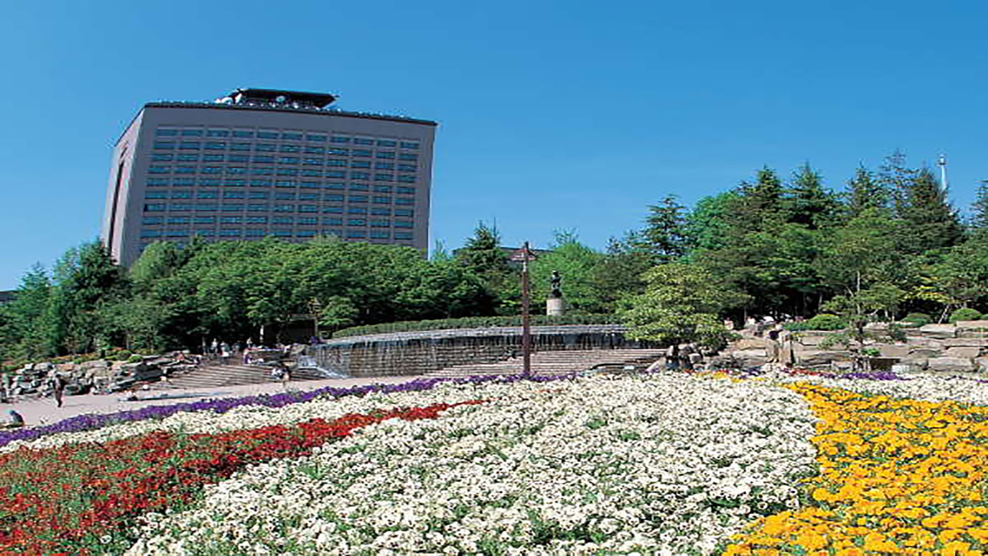 仙台市民のオアシス♪宮城県庁前にある憩いの公園☆【勾当台公園】写真提供：仙台市観光交流課