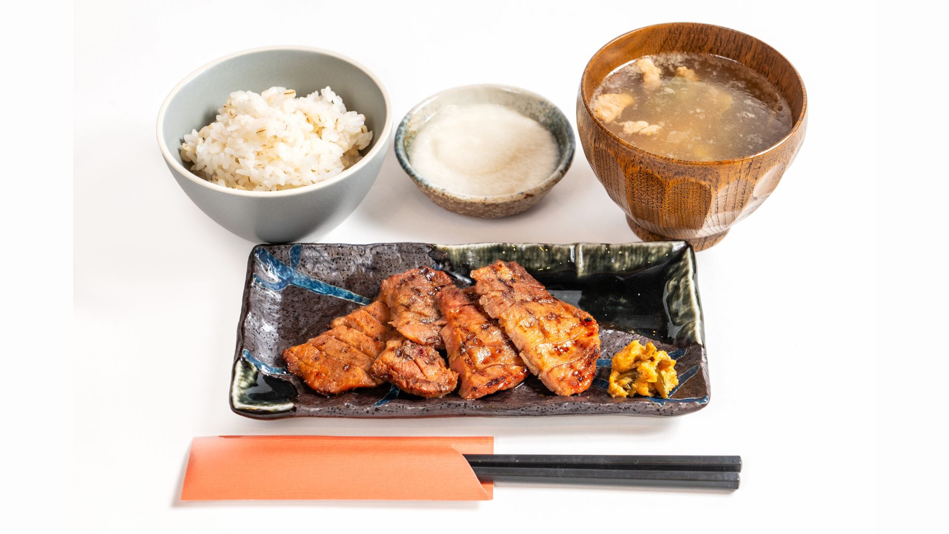 ビュッフェとセレクトを組み合わせて自分だけの牛たん定食♪