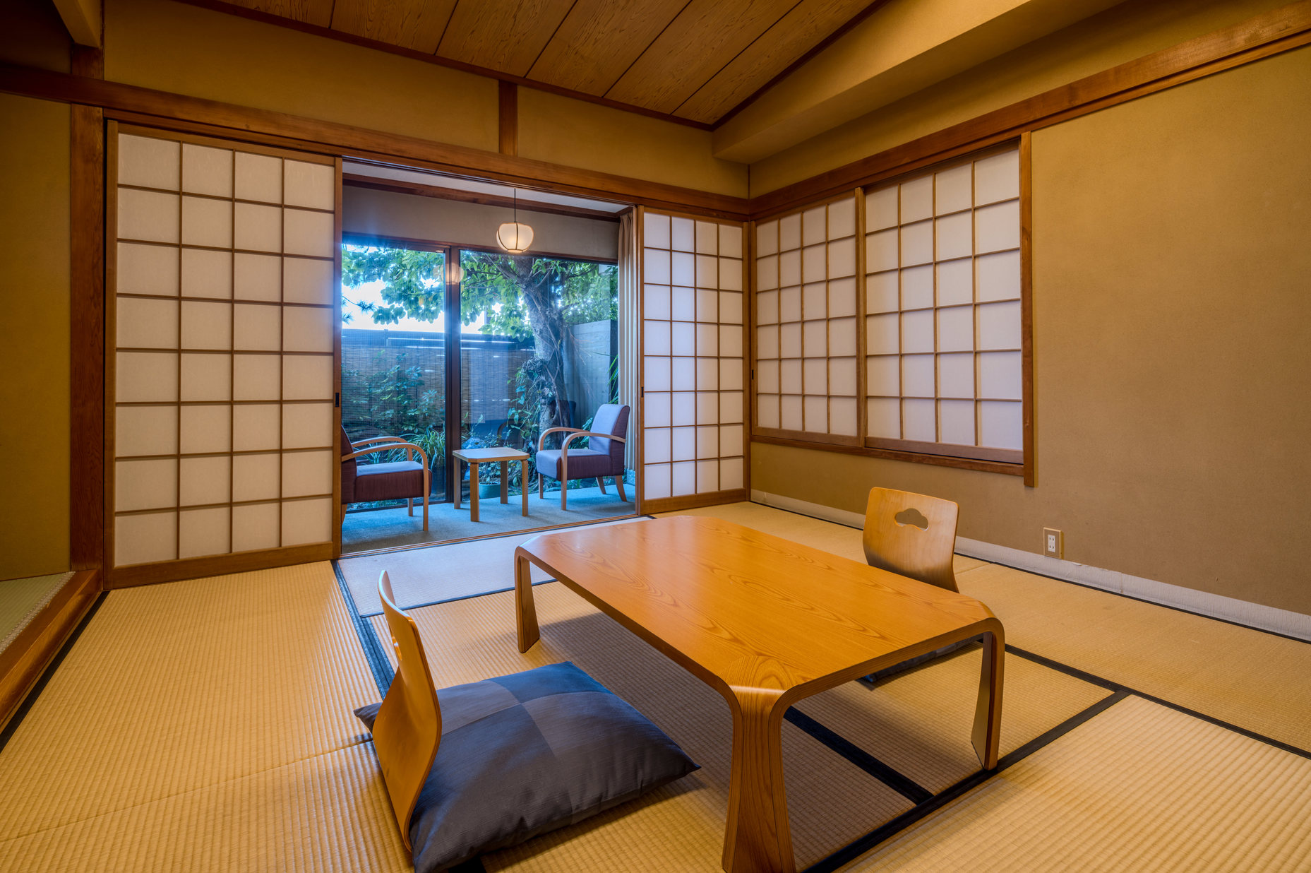 １階【温泉水プール＆露天風呂付き】海側和室１０畳