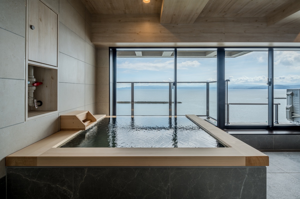 露天風呂付きプレミアム和洋室 〜汐乃音〜