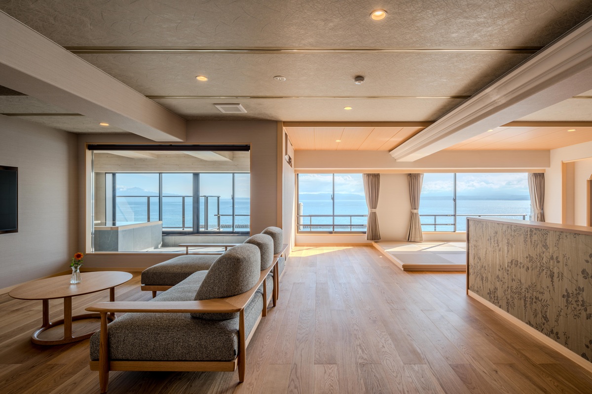 2025年9月リニューアル【露天風呂付きプレミアム和洋室 ～汐乃音～】当館で一番広い94㎡の和洋室です