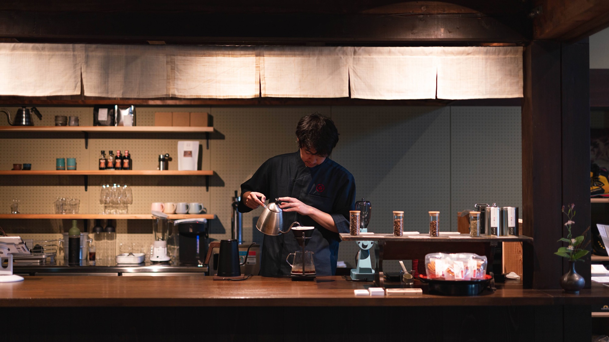 花かんざし内に構えるカフェ＆ストア「丘の暮らしと山の旅」