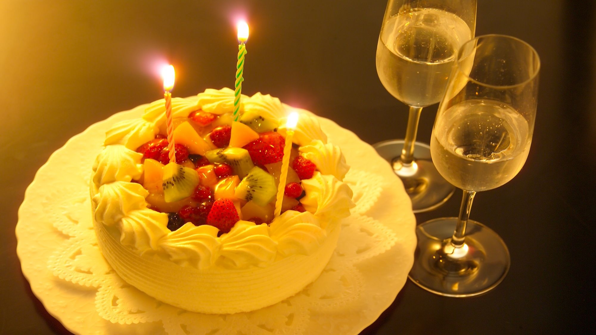 【記念日プラン】誕生日のお祝いにもおすすめ！ホールケーキ＆グラスシャンパン付♪極み会席