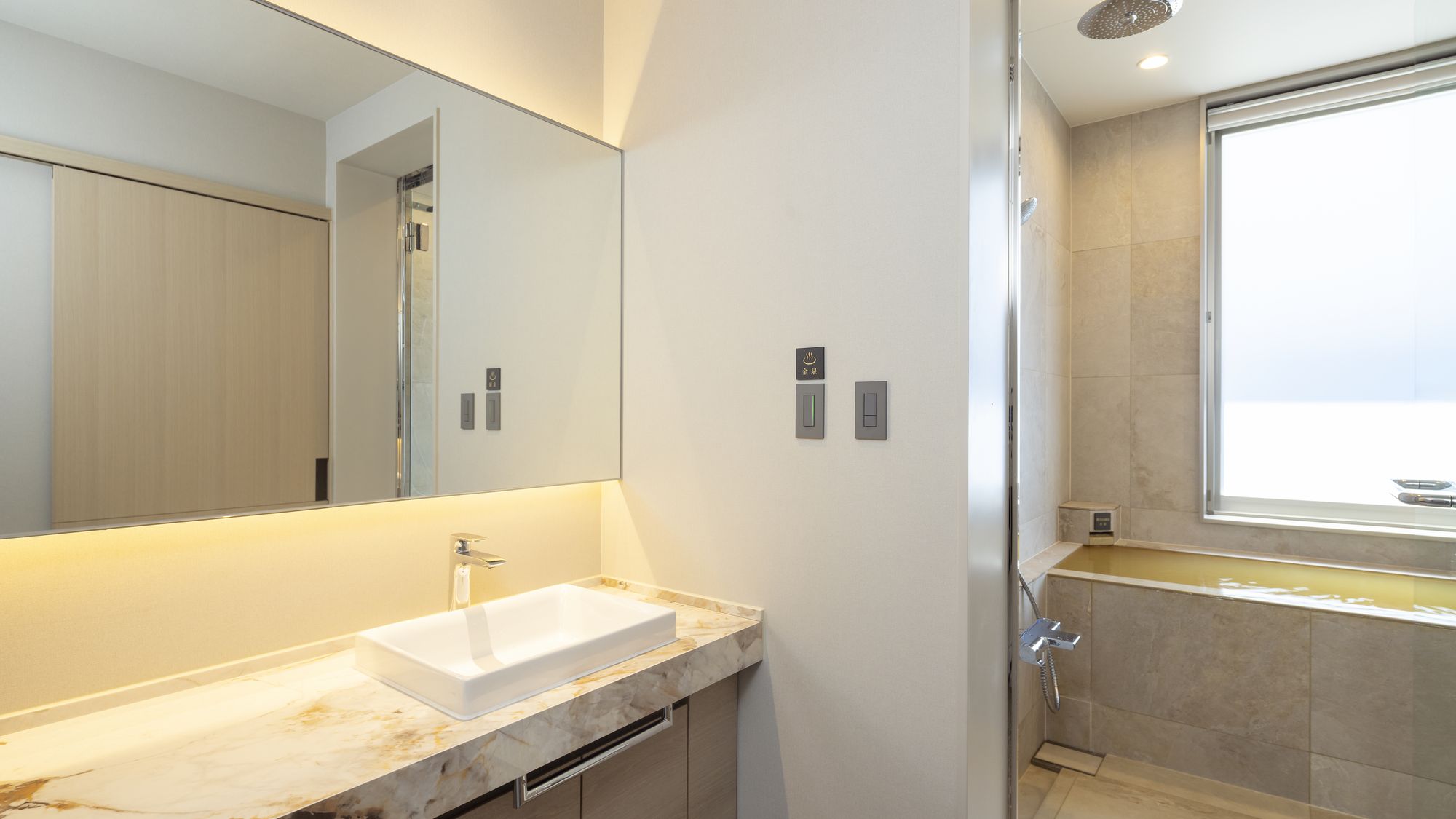 【2025年8月リニューアル】【金泉半露天風呂付】プレミアム和洋室（5名定員）