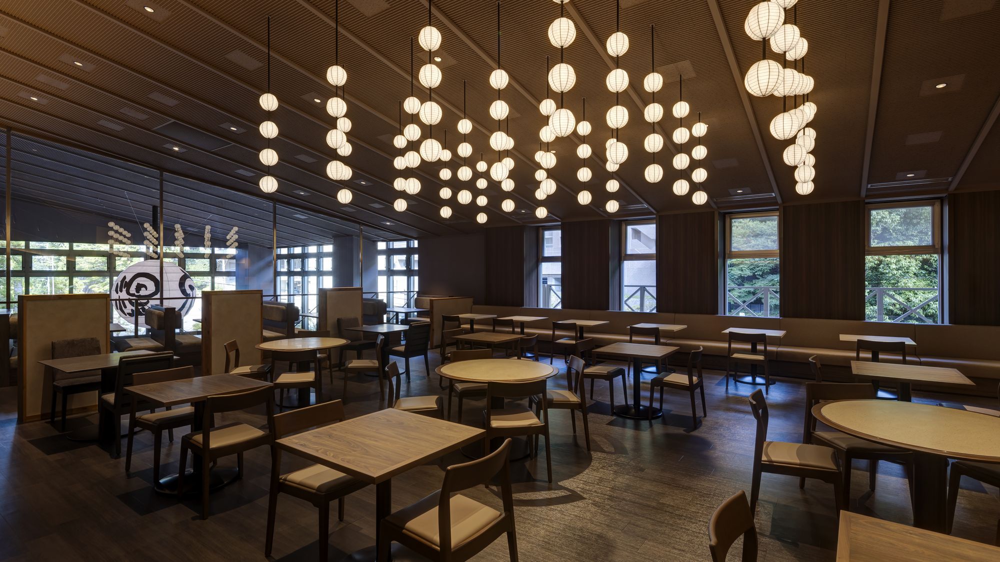 レストラン（2025年8月リニューアル）