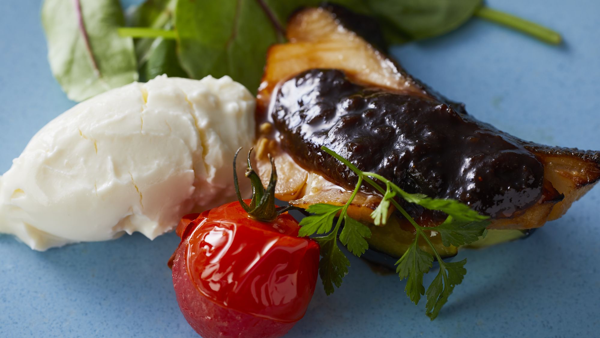 【土地の恵み会席】冬(2025年12月～2026年2月)焼物 白身魚幽庵焼き、酒かすチーズ