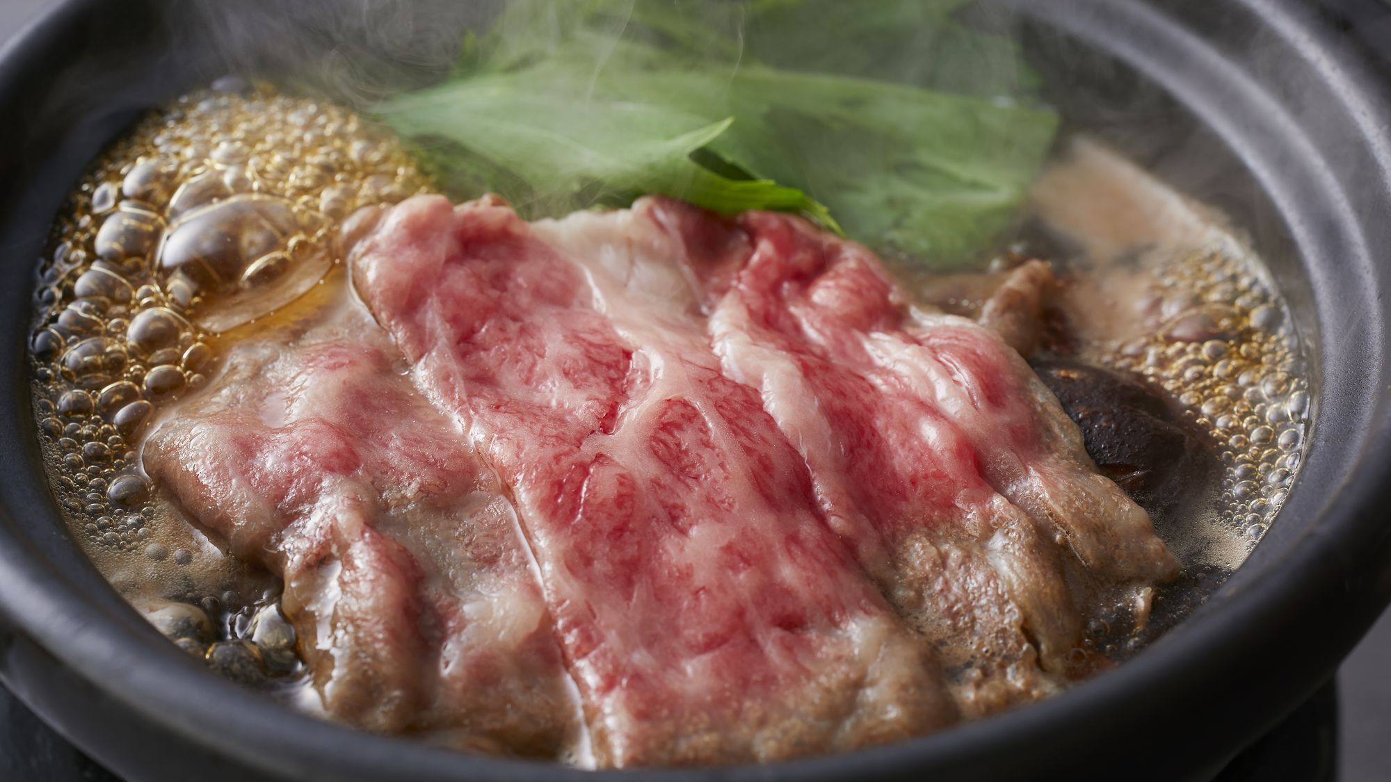 【土地の恵み会席】冬(2025年12月～2026年2月)鍋物 牛肉のすき焼き風実山椒鍋