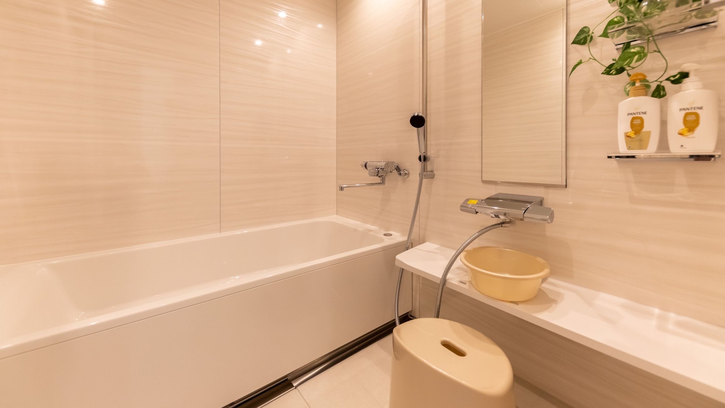 【和洋室：市村（いちむら）】◆ユニットバス◆お子様と一緒に入れる広さです♪室外に専用トイレ有り