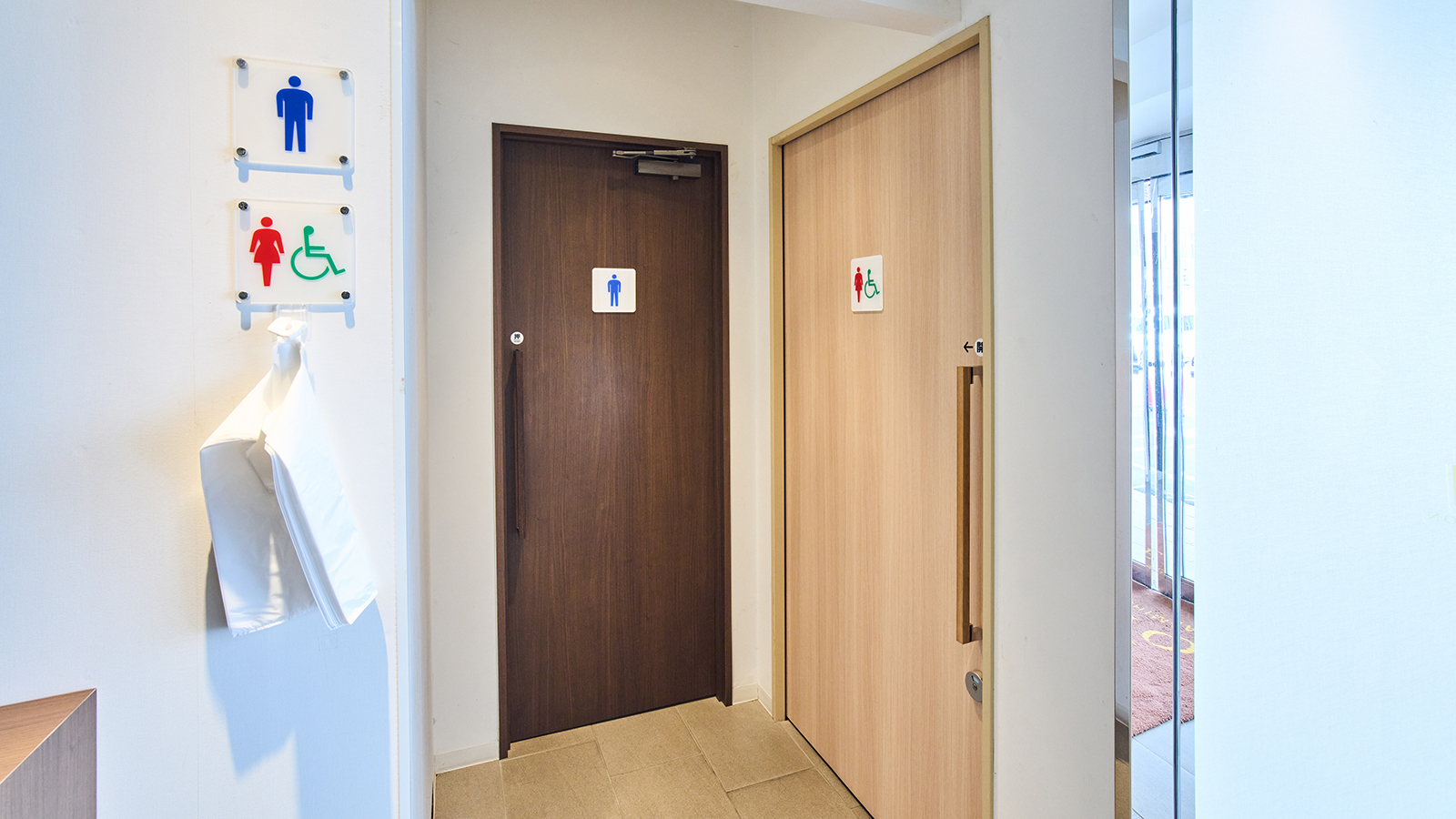 ロビー／ユニバーサルトイレ