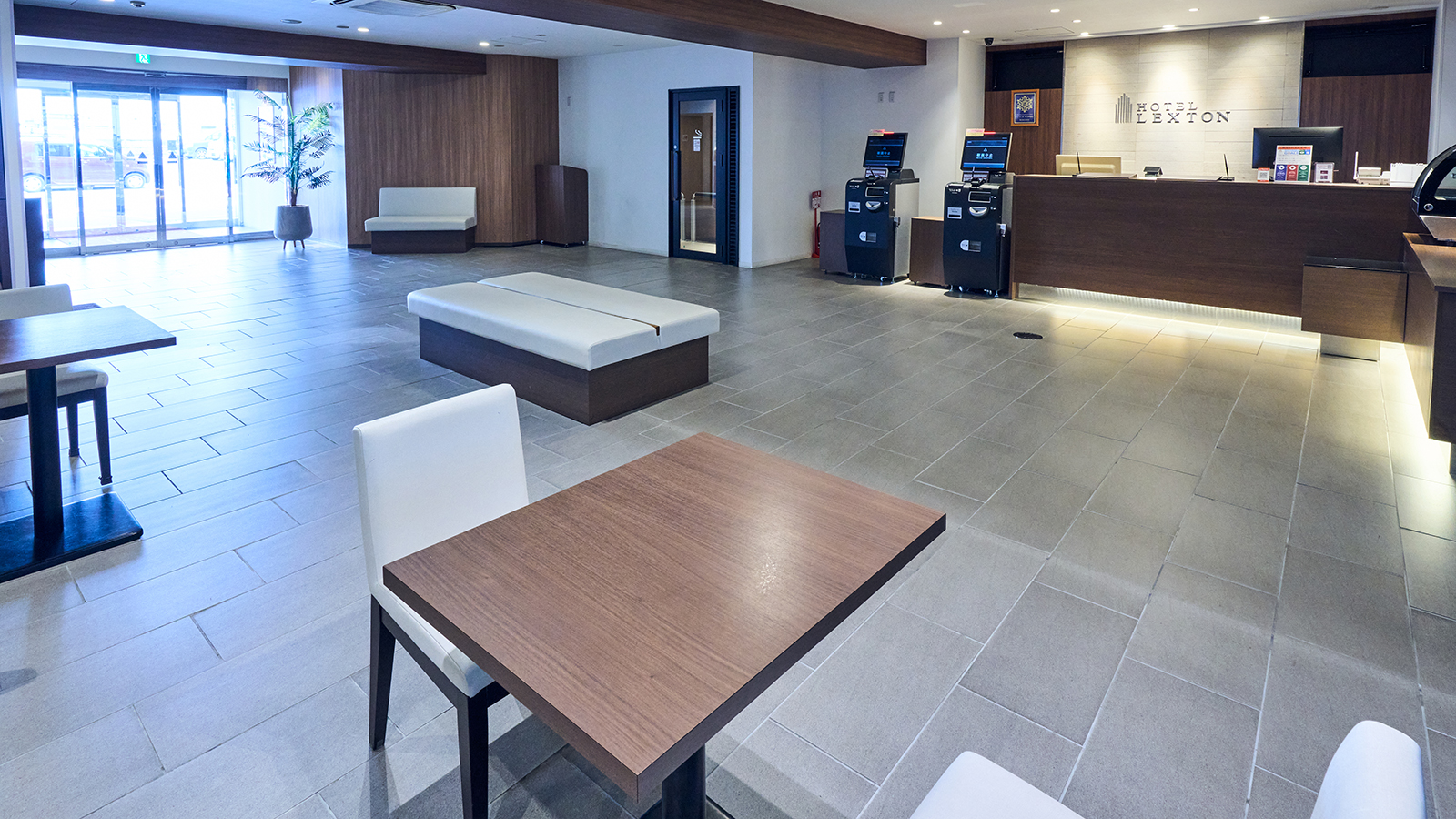 ロビー／フロント