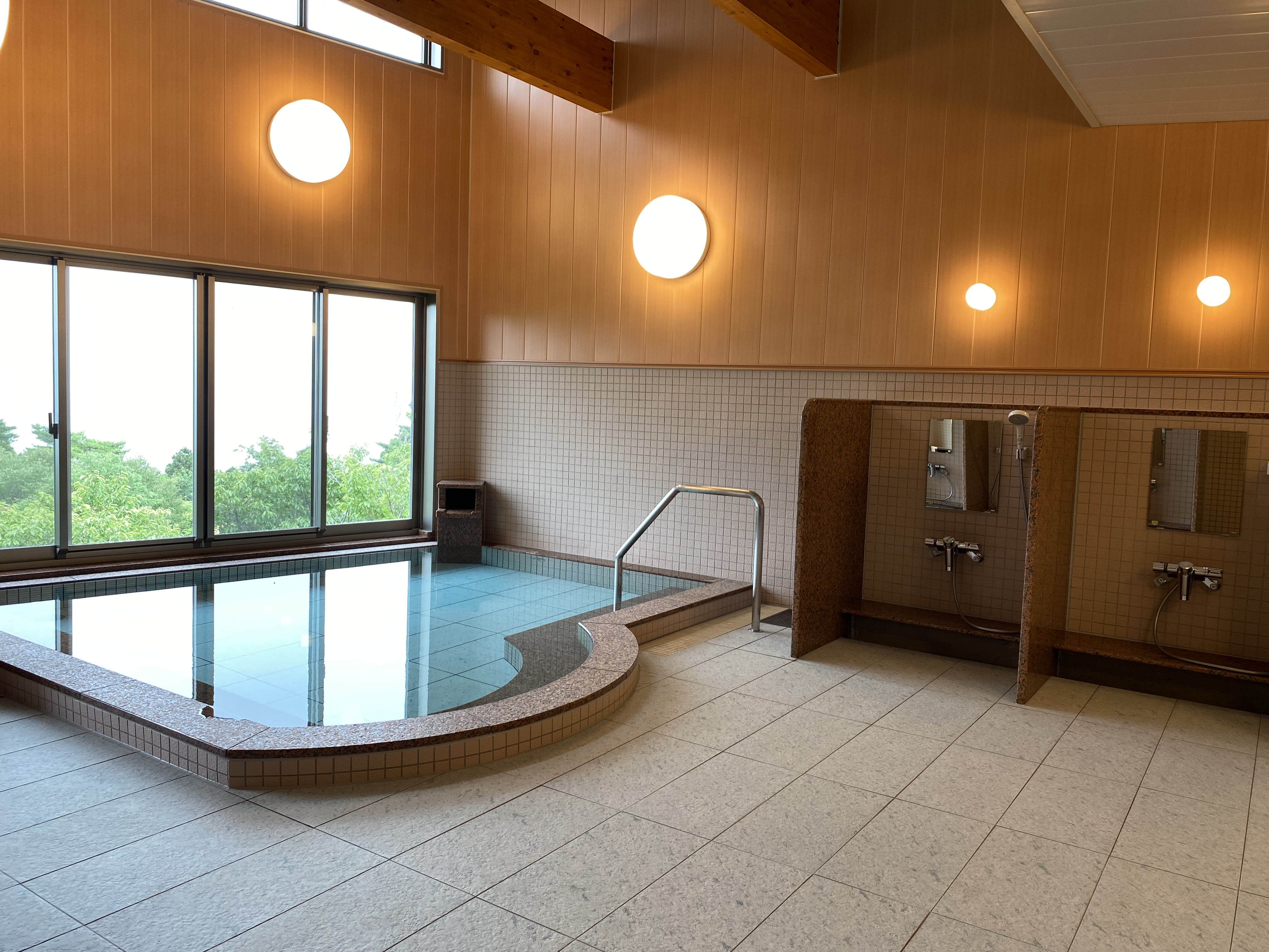 展望浴室（昼）