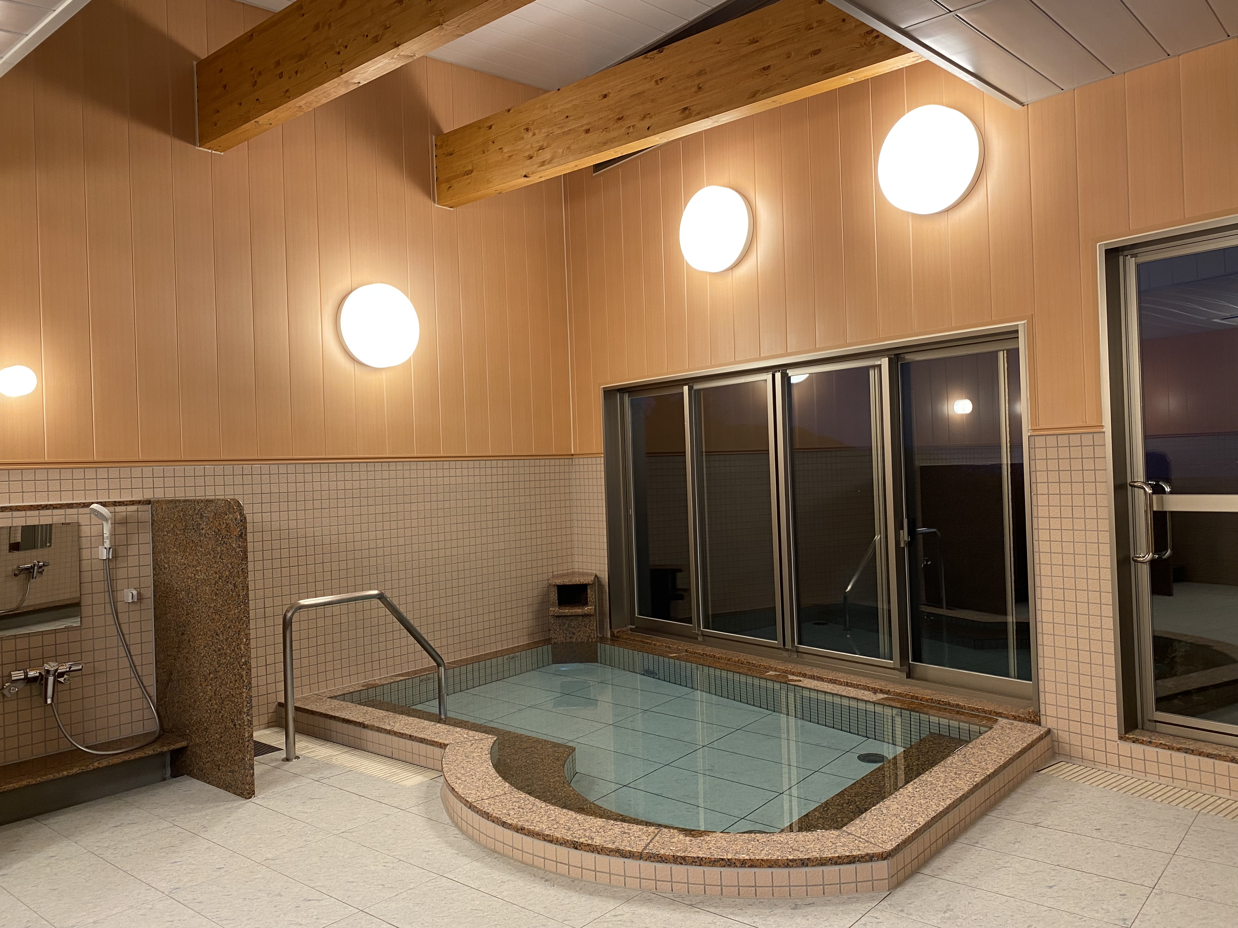 展望浴室（夜）