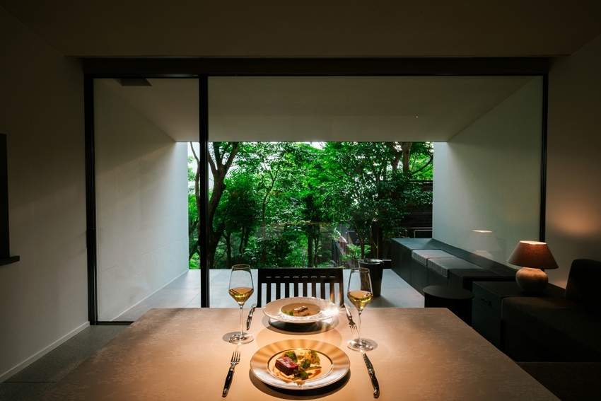 【朝夕お部屋食】お部屋でゆっくり伝統のフランス料理を楽しむ（2食付）