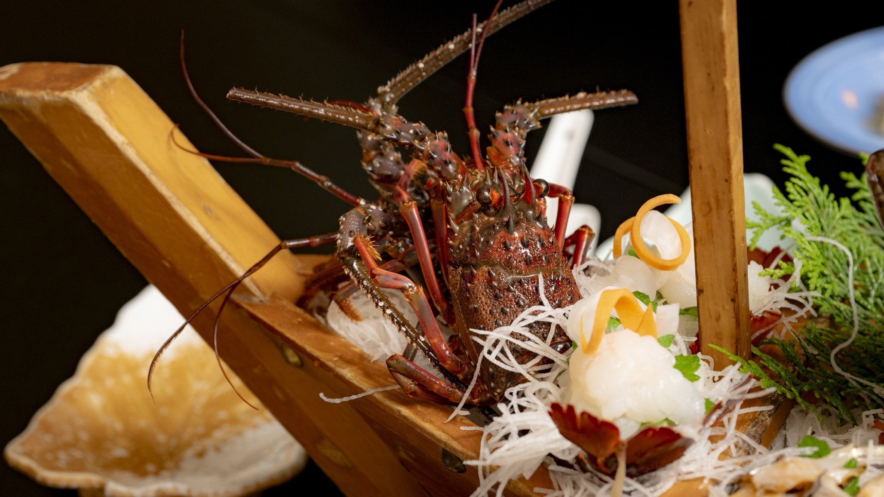 【早割30】最大9，600円OFF！宝舟の膳「伊勢海老や鮑、ひらめの姿造り等の豪華舟盛り」