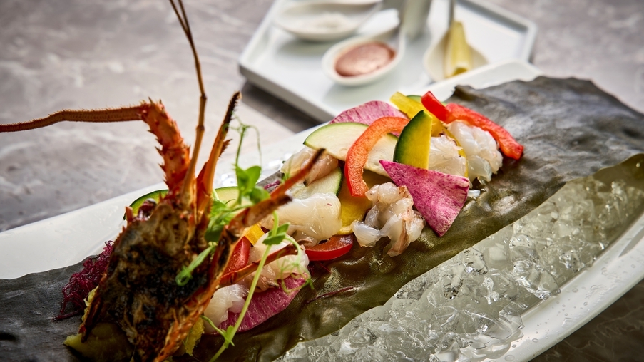 花游からのお年玉☆館内利用券付き☆［プレミアム★★★］熊野牛サーロインと蝦夷あわび含む季節のフレンチ