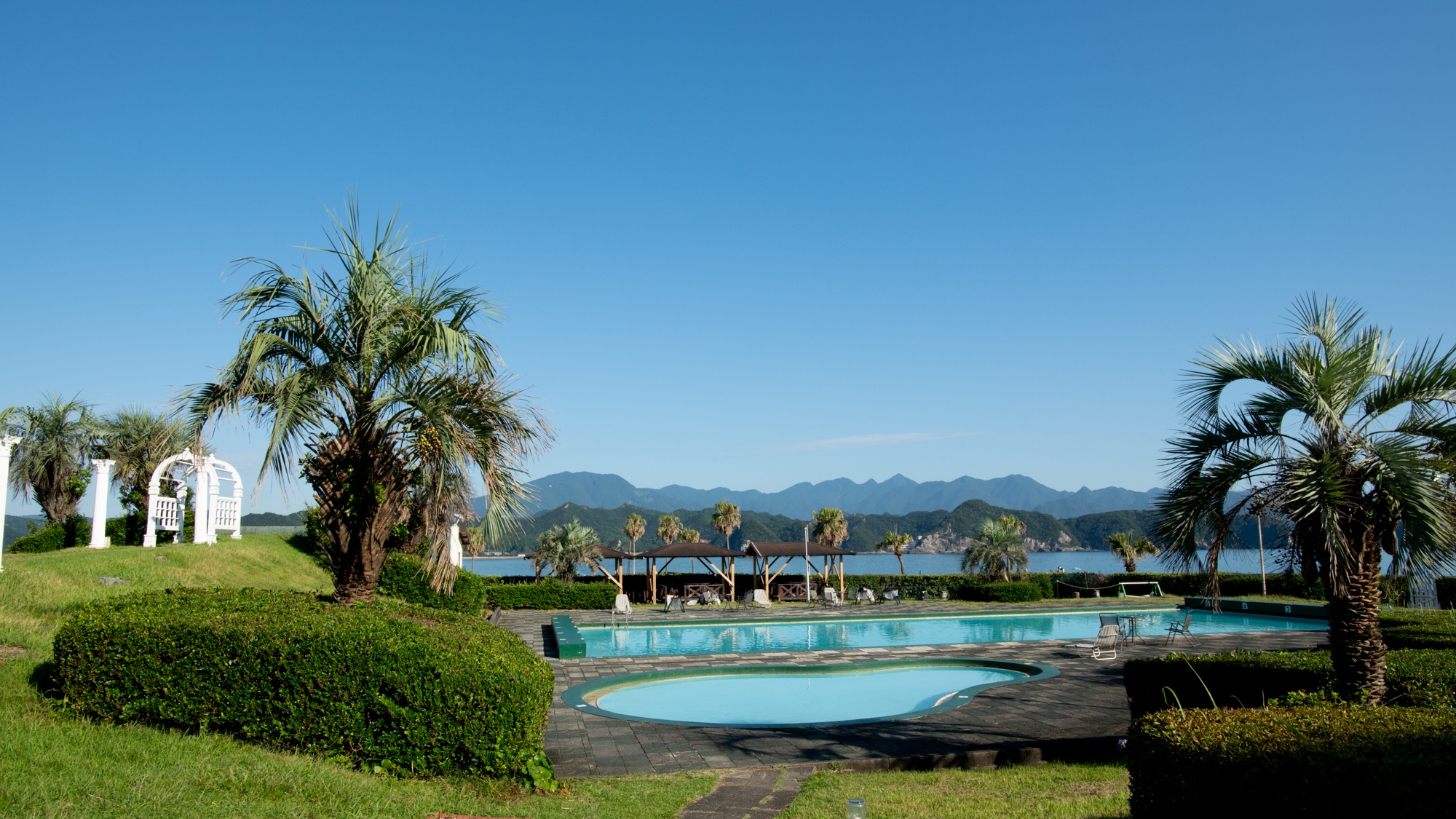 ガーデンプール