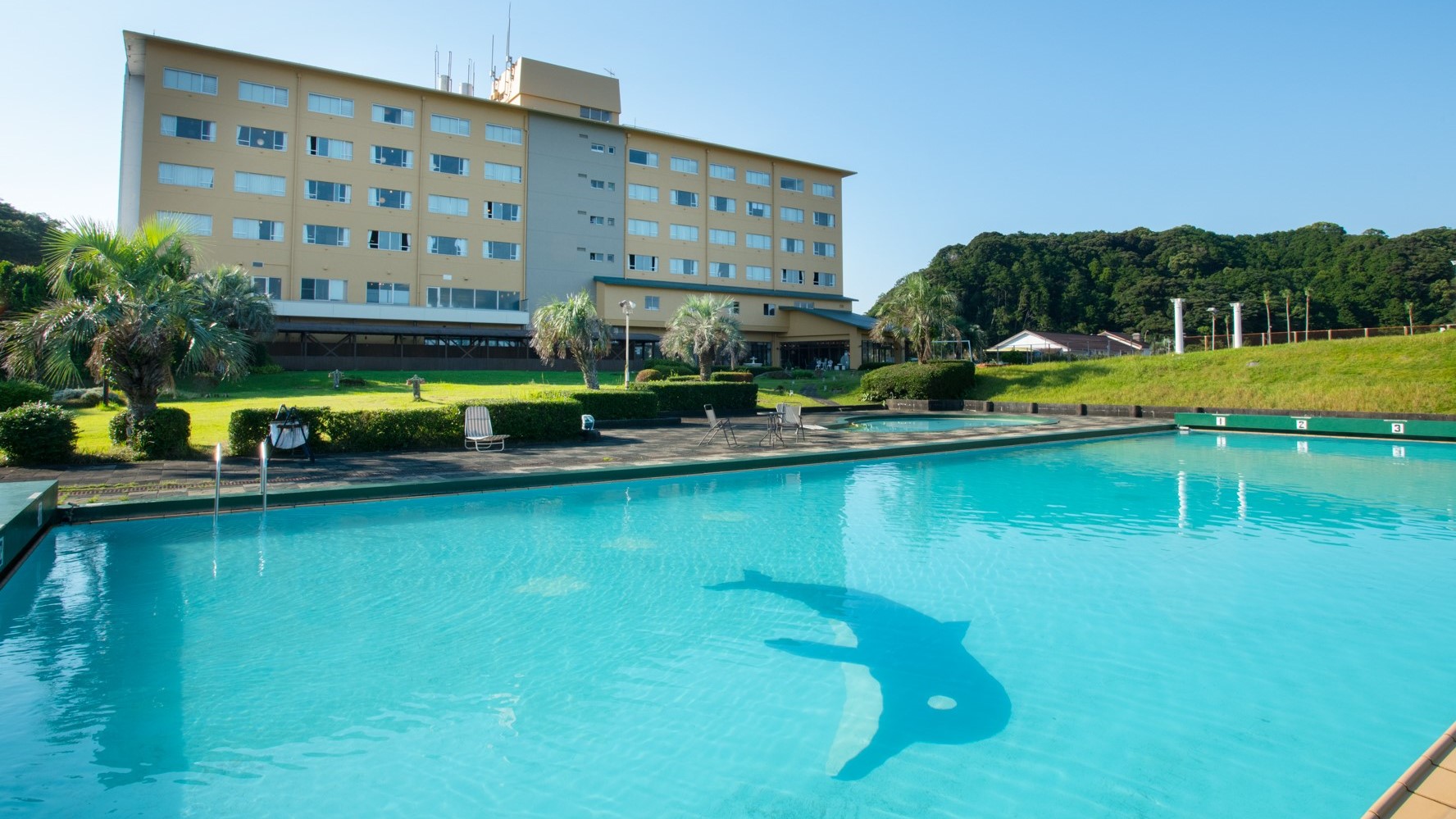 ガーデンプール