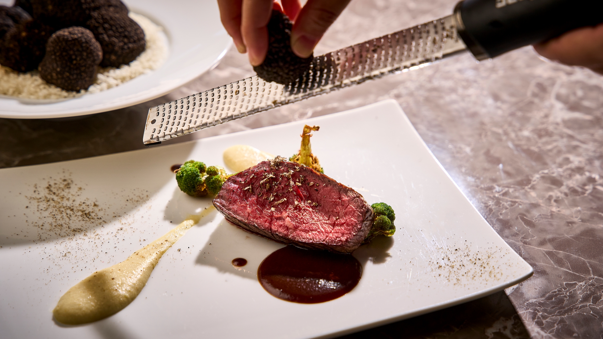 【夕食】トリュフのオプション（イメージ）