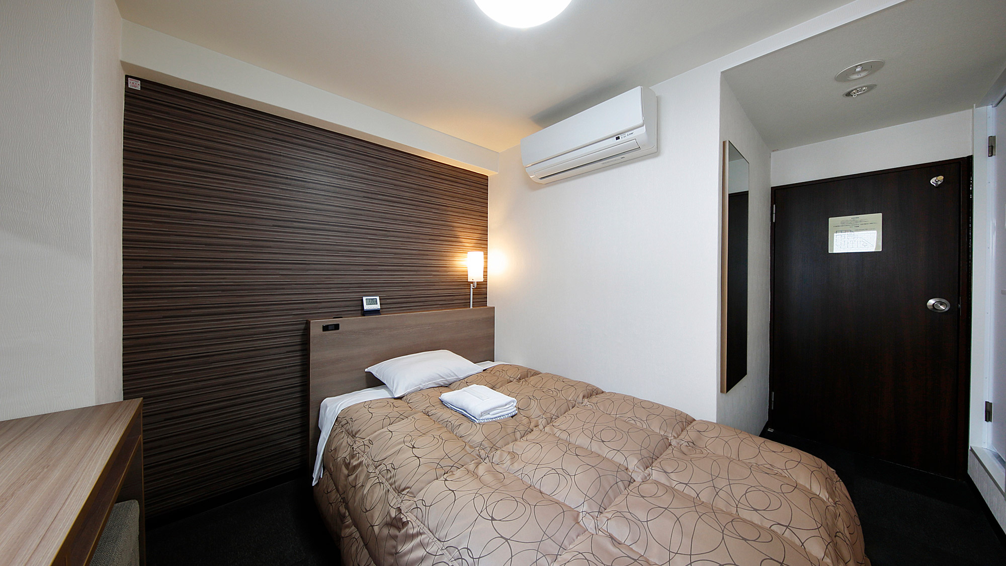 【全室禁煙】お１人様でゆったり♪ワイドシングル【セミダブル】