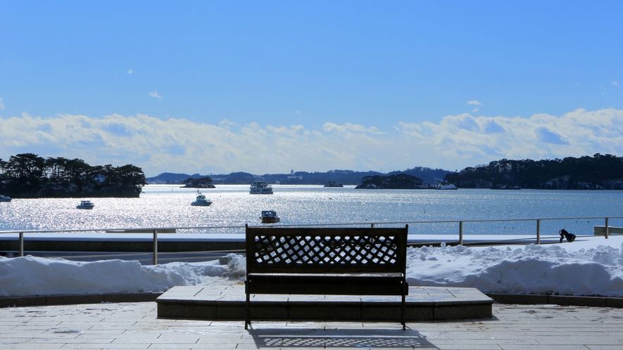 ホテル中庭からの松島湾の風景①