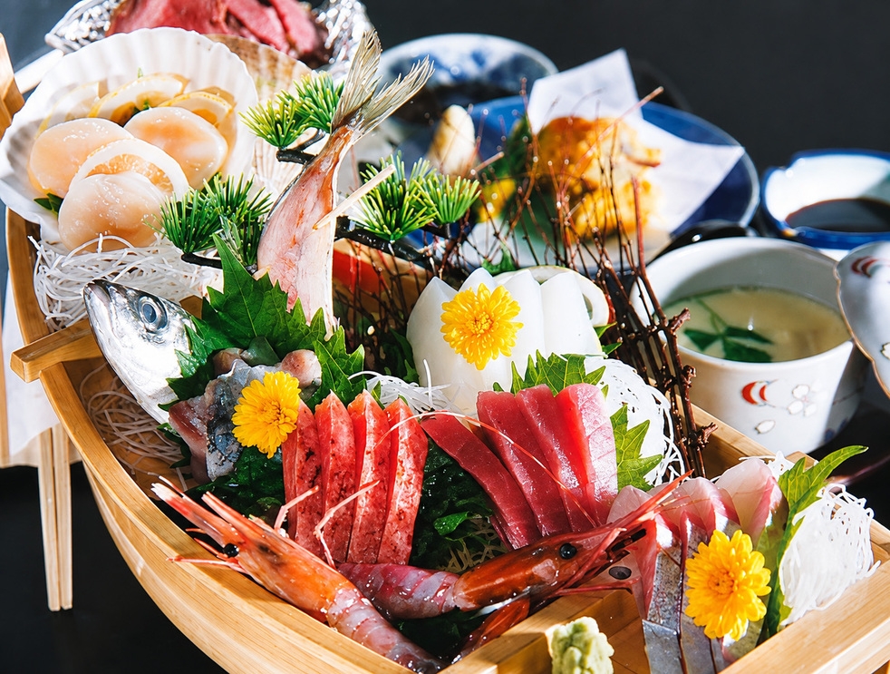 【カップルプラン】♪夜はゆっくりお部屋食付♪〜舟盛りと海鮮料理〜（朝食なし）