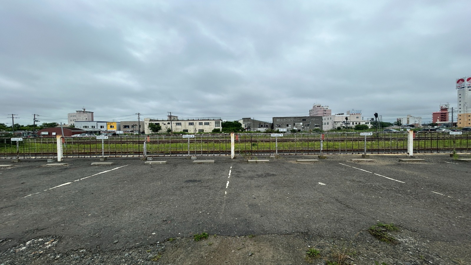 屋外駐車場　④