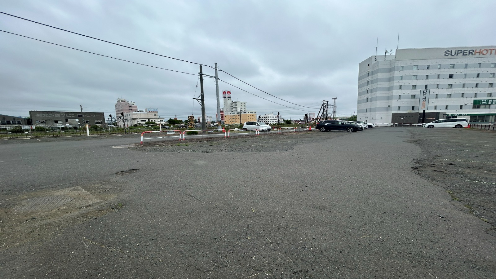 屋外駐車場　④