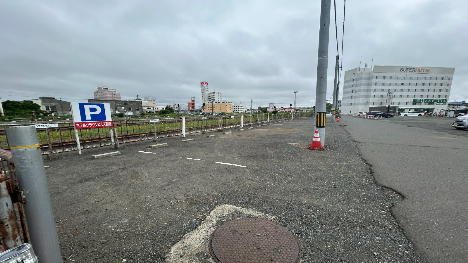 屋外駐車場　④