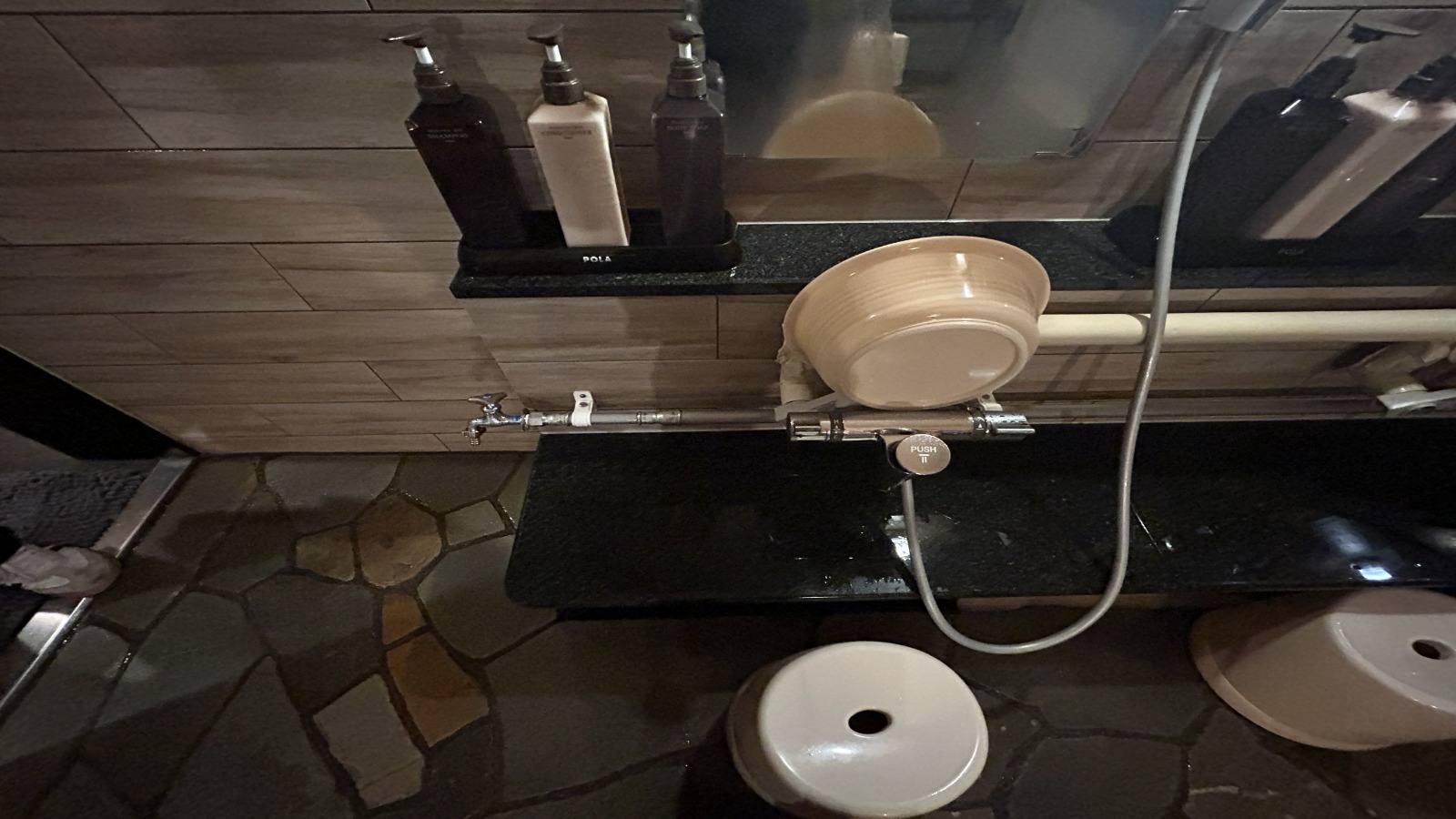 女性浴場　カラン