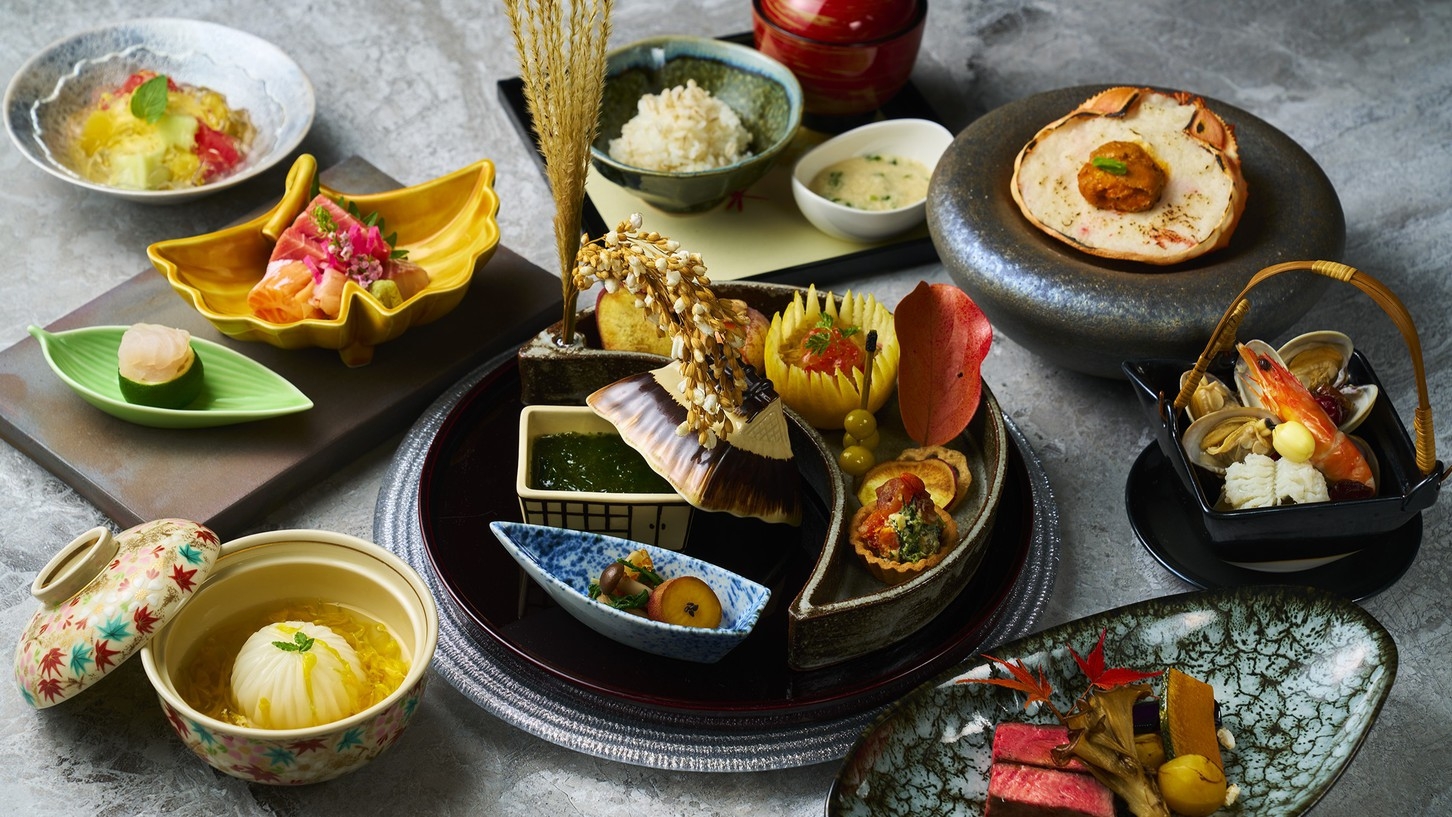 【日本料理コース／秋】シーサイドレストランで季節を味わう安らぎ空間、旬の味覚を楽しむ瞬間／1泊2食付