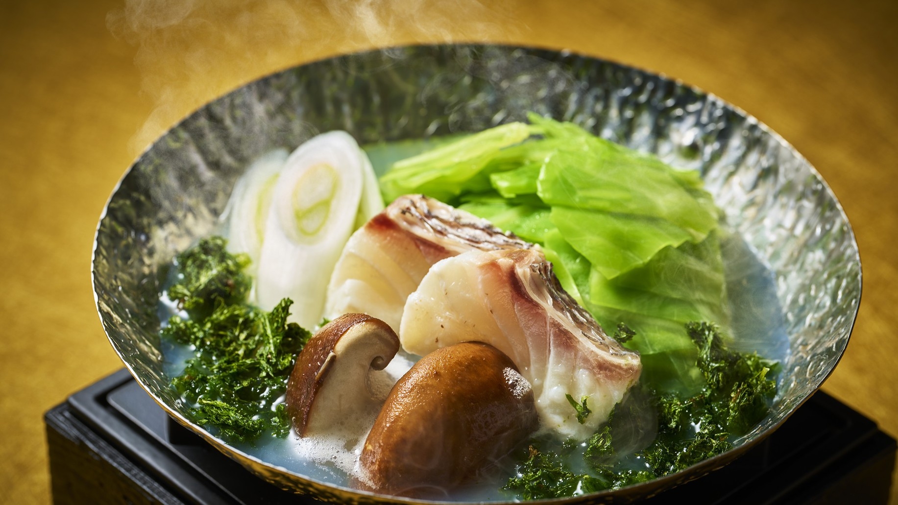 【日本料理コース】三河湾の魚介類や渥美半島の野菜などを盛り込んだ、四季折々の創作会席＜1泊2食＞