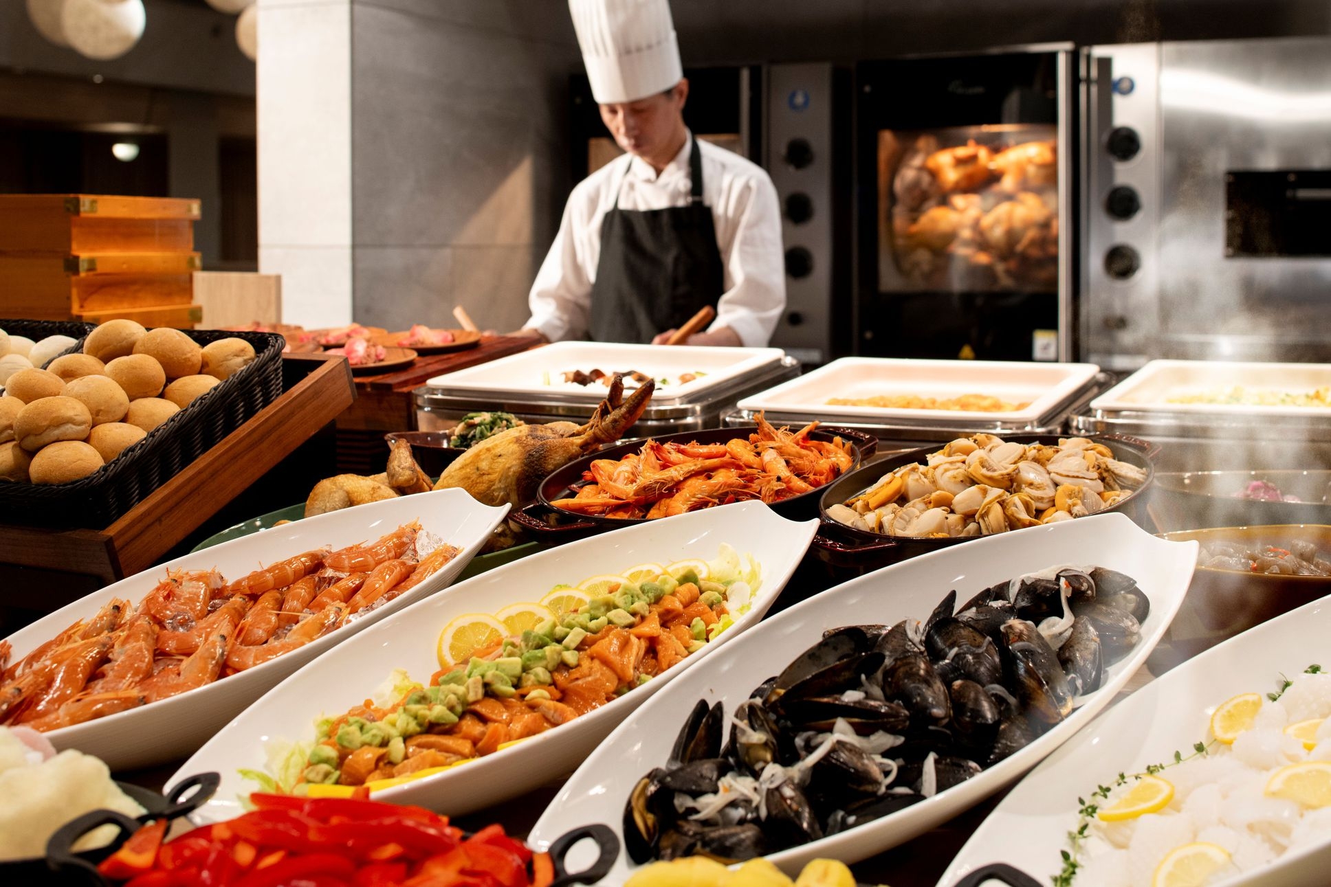 「伊良湖ボールドキッチン」約80種類の和洋中ビュッフェプラン〜出来立てメニューが食べ放題〜