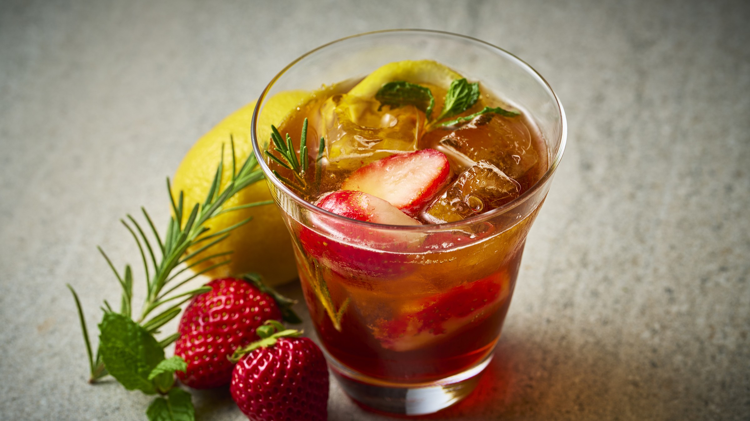 カフェメニュー／フルーツティーソーダ（期間限定）