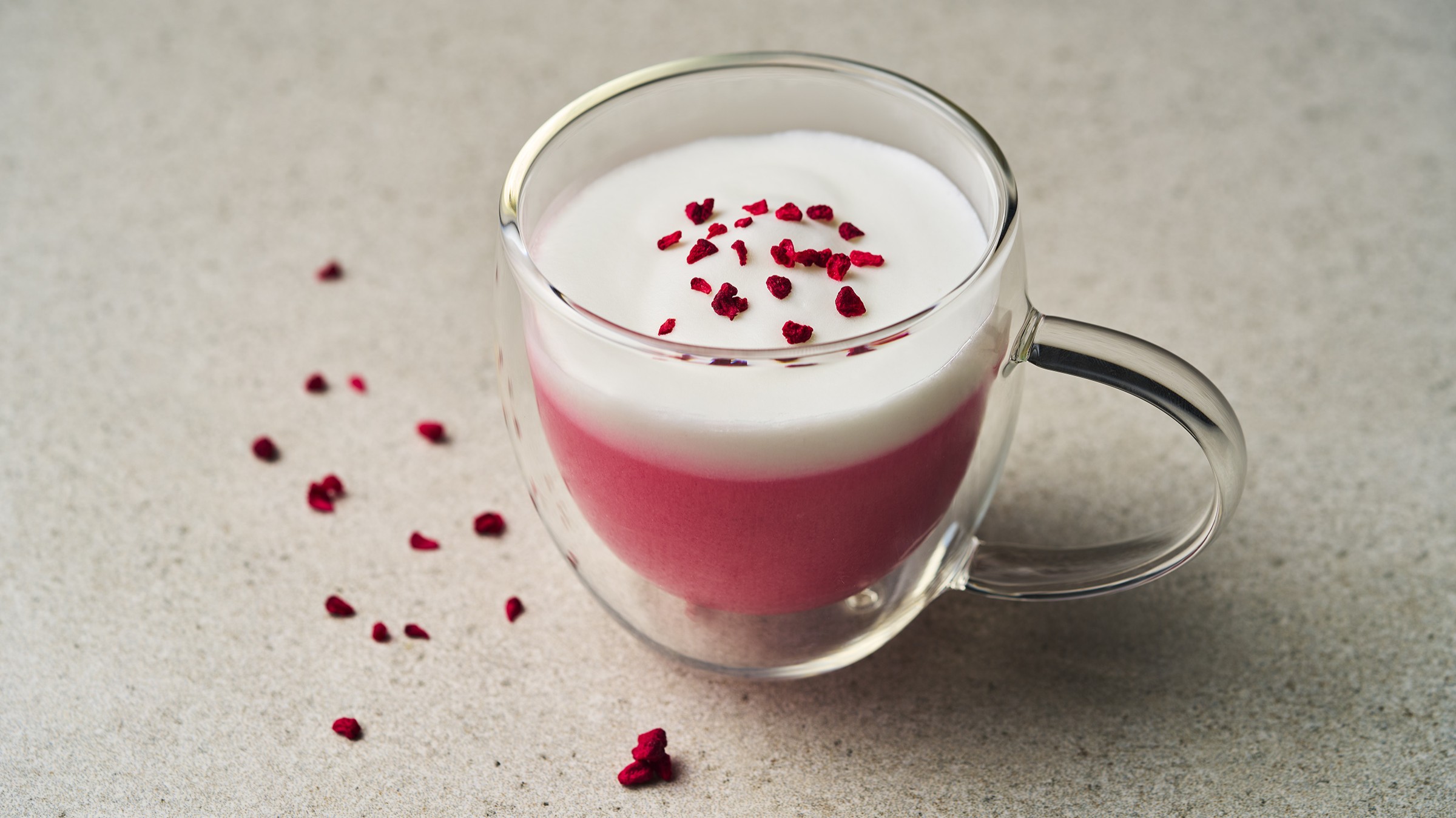 カフェメニュー／ルビーチョコレートドリンク（期間限定）