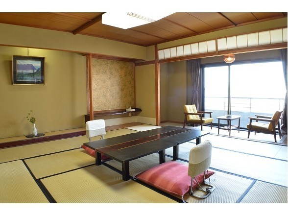 An example of a standard Japanese-style room without a main building bus