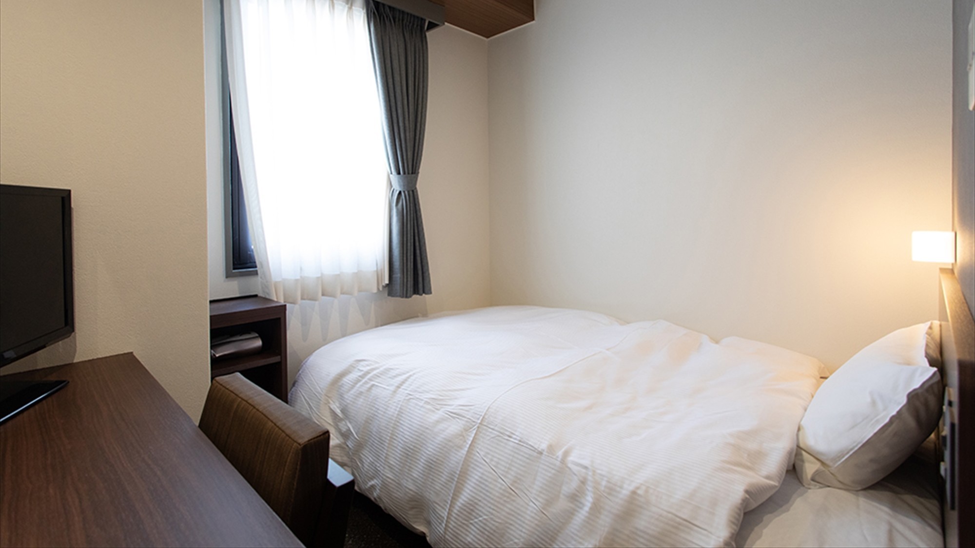 【本館】リニューアルセミダブル■11平米＜禁煙＞