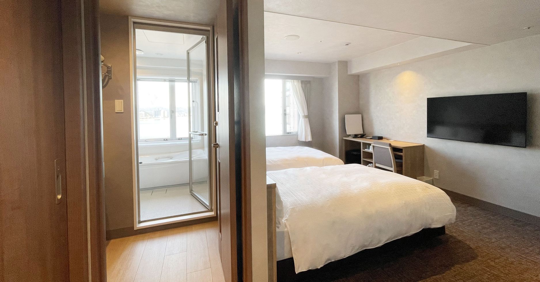 NEW【別館】デラックスツイン・湖側＋ビューバス■27平米<禁煙>A