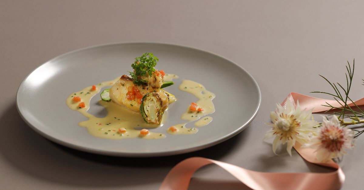 ＜10％OFF＞地産地消のハーフコースを夕景レストランで満喫！/ 夕・朝食付