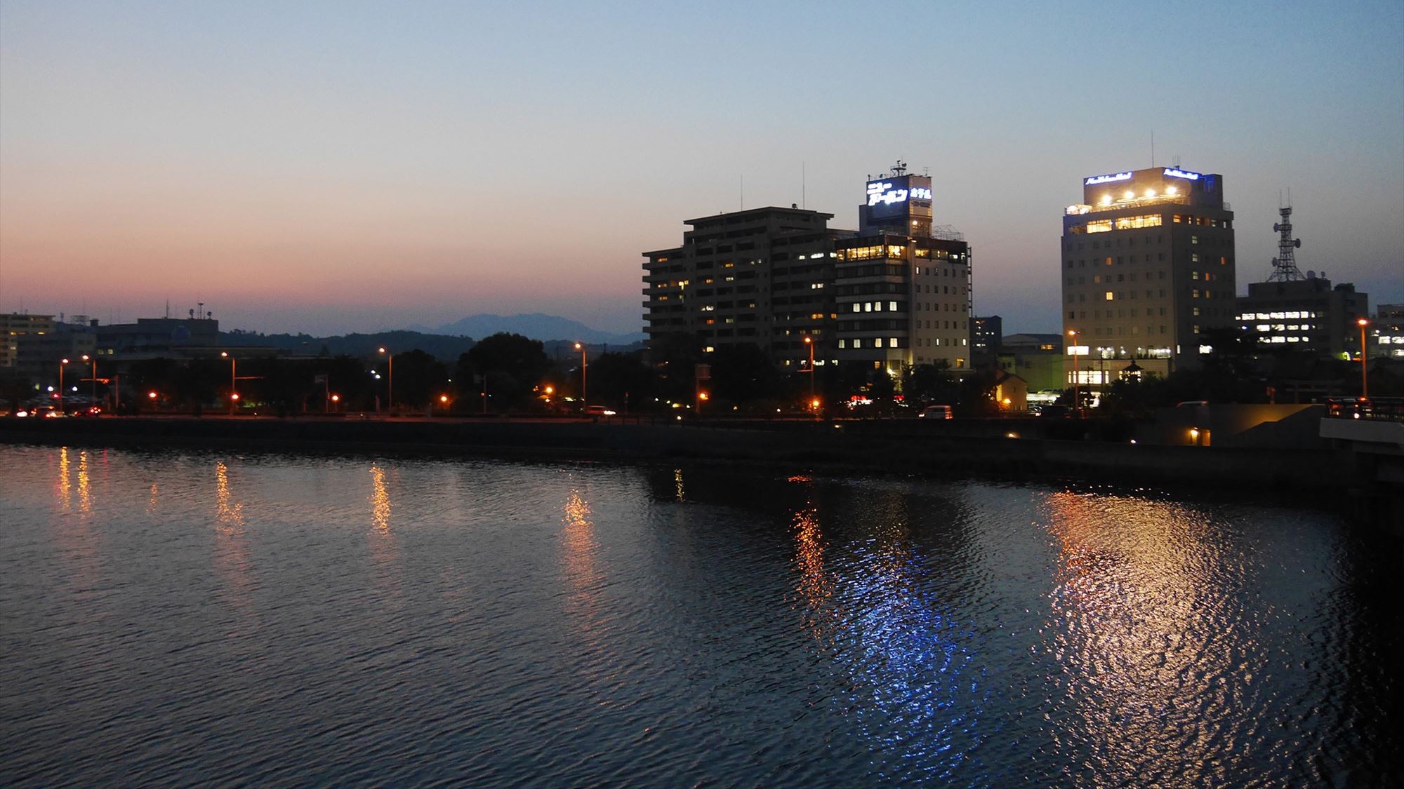 夜景・宍道湖大橋より