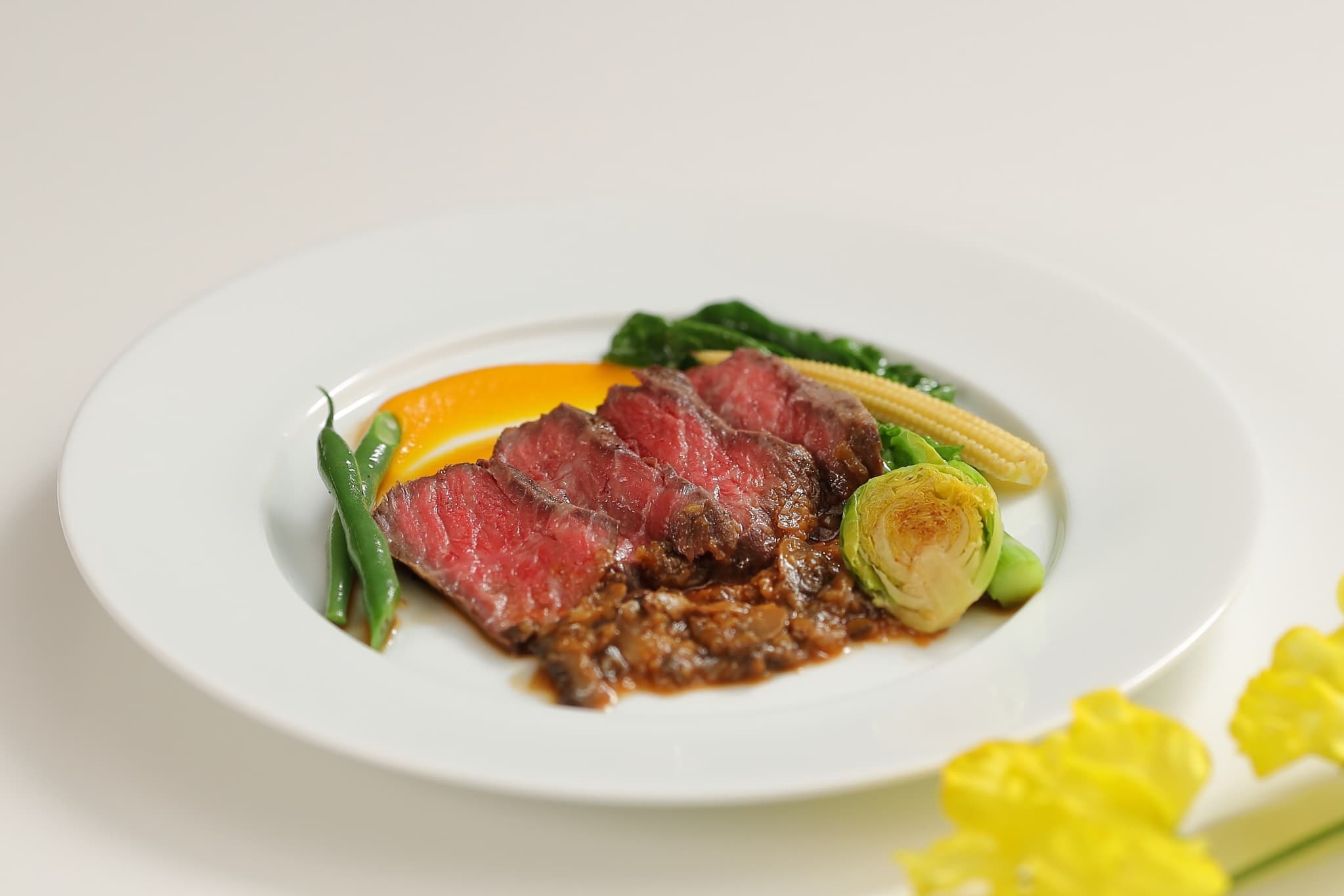 ＜10％OFF＞地産地消のハーフコースを夕景レストランで満喫！/ 夕・朝食付