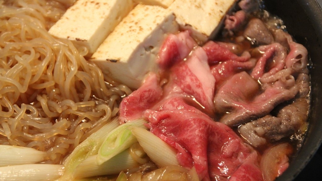 【鹿児島が誇るブランド牛】鹿児島黒牛すき焼きセット付きプラン★ご予約は食事付きプランがお得♪