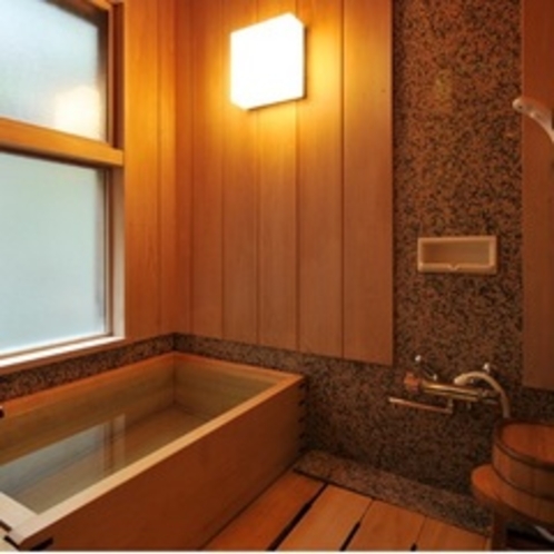 ■【和室10畳＋檜の温泉内風呂】1階・檜の内風呂の一例